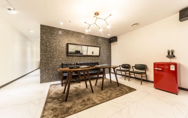 Hotel Plum