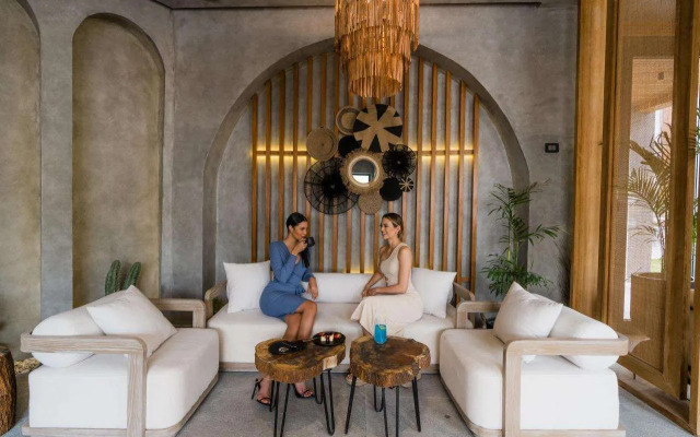 Posh Club by SUNRISE Tucana