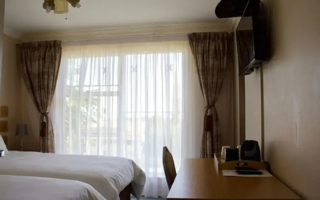 Pentagon Guesthouse