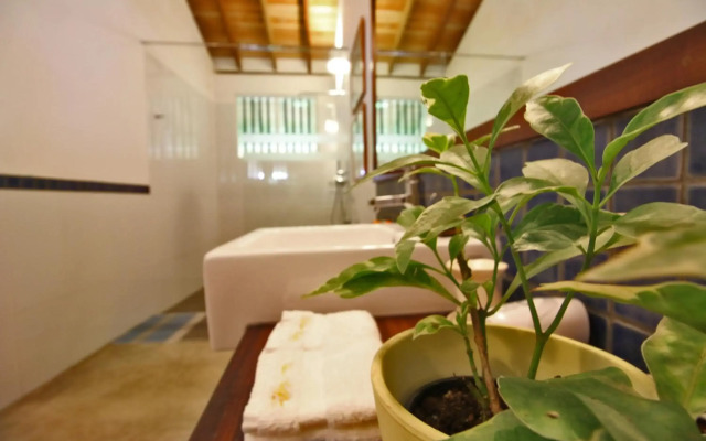 Villa Saffron Hikkaduwa