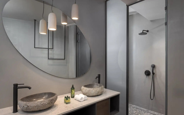 Neromai Cave Luxury Villas
