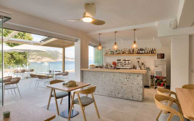 Alboro seaside suites