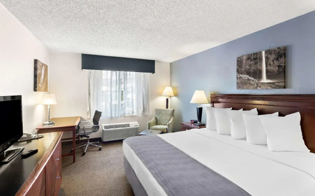 Best Western Huntington Mall Inn