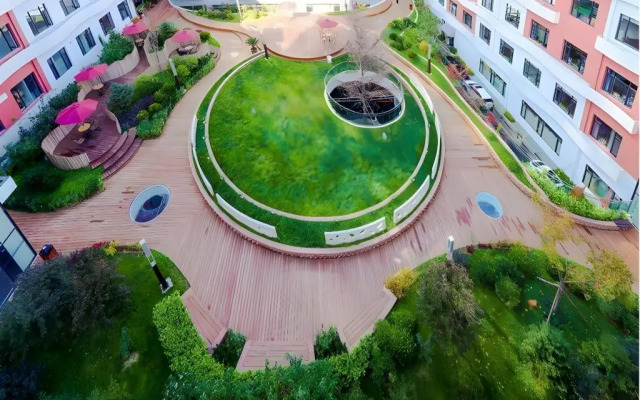 Home Inn Plus (Dalian Development Zone Jinma Road Wanda Plaza)