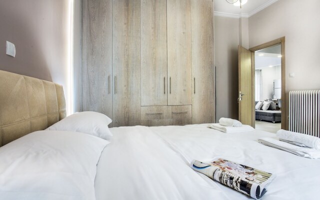 Spacious 3-Bedroom Apartment Near the Train