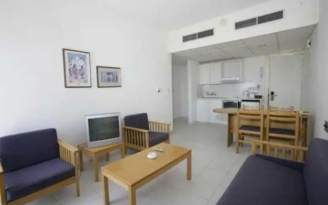 Blue Crane Hotel Apartments