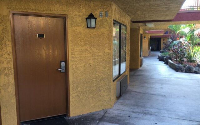Studio 6 Suites Gardena, CA