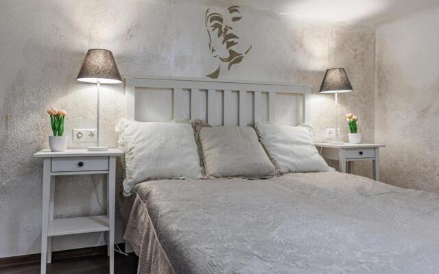 Sleek Minimalist Studio at Inner City