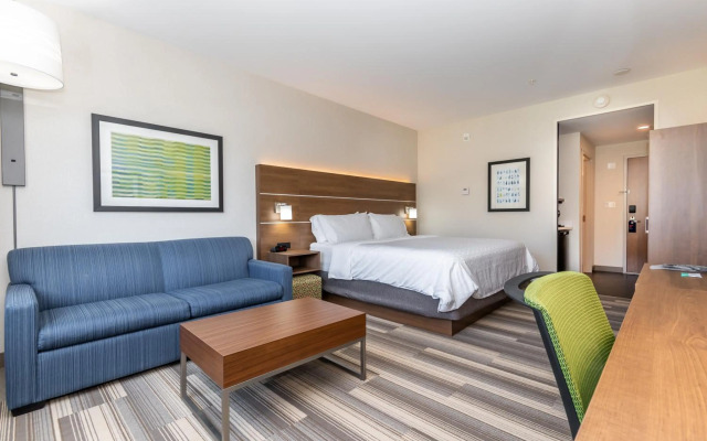 Holiday Inn Express And Suites Chilliwack East by IHG