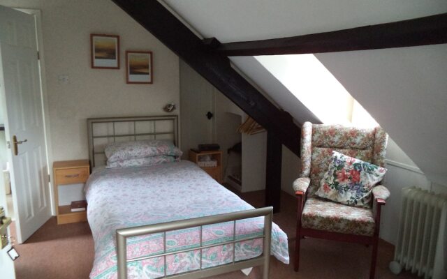 Lodgehill Hotel