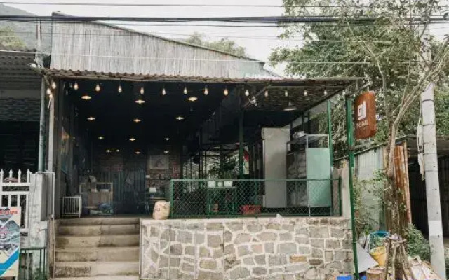The snail haven pub and stay