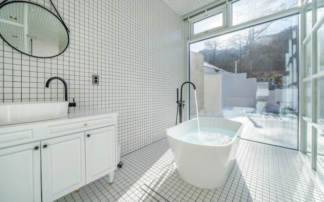 Yangpyeong Villa Blanche Dokchepension