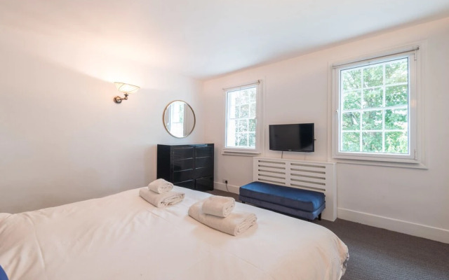 Beautiful Chiswick Home With Garden