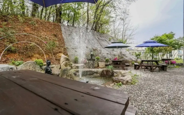 Sokcho White Light House Pension