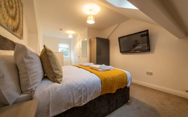 The Elk Suite Sasco Apartments