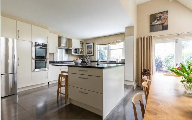 Poplar Grove II by Onefinestay