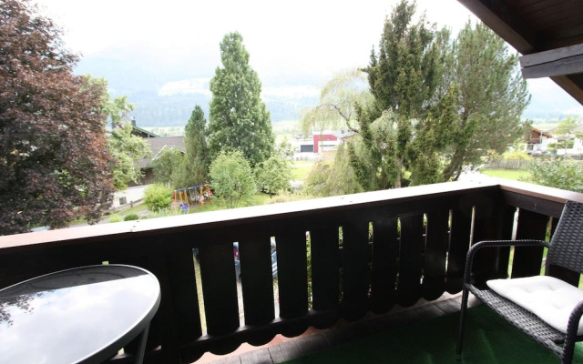 Cozy Apartment in Niedernsill Near Lake