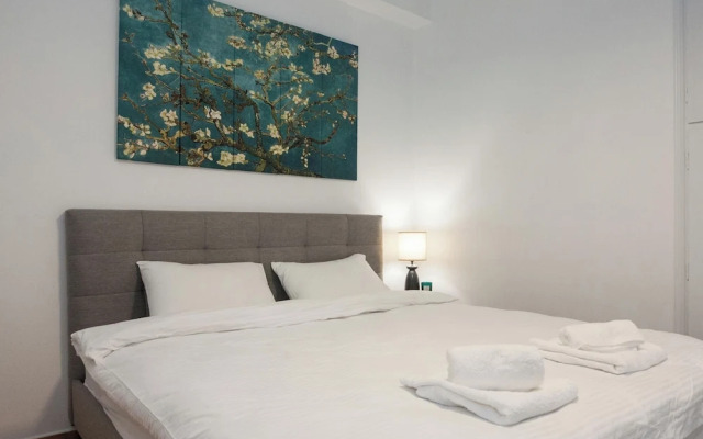 Stylish Renovated 2 Bd Apt in Exarcheia