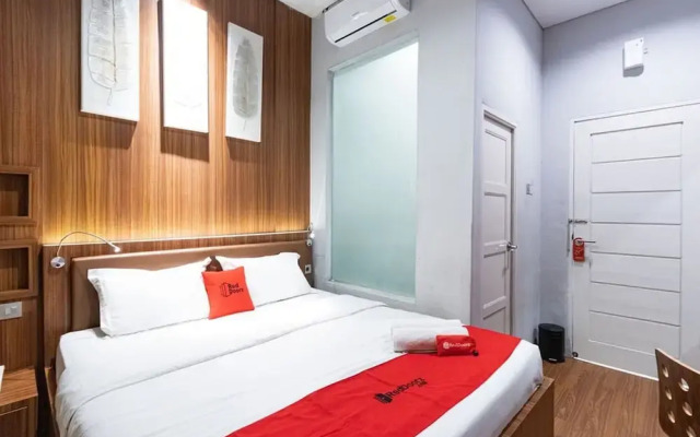 De Natio Guest House Jalan Gaharu by RedDoorz