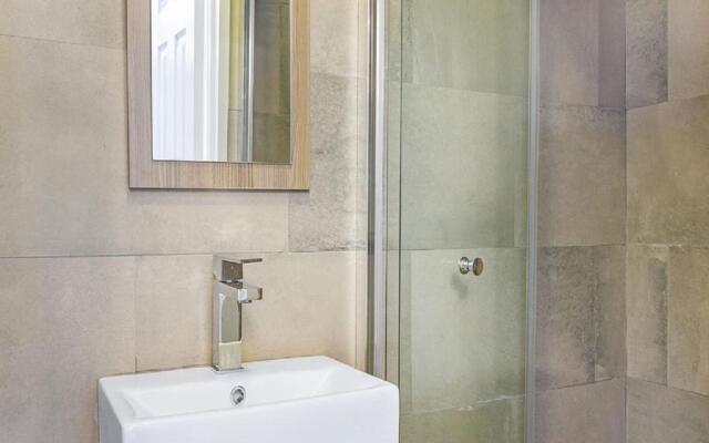 Suites At 143 Arlington Street