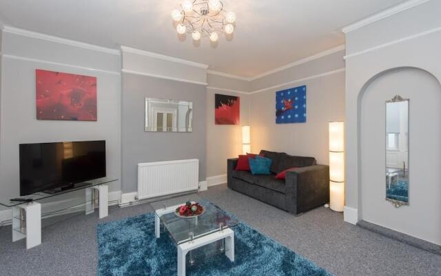 Seafront Walk Garden Apartment