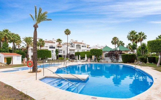 Amazing Pool and Garden Apartment by Costarentals - Ref 253