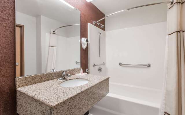 Days Inn & Suites by Wyndham Casey