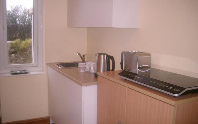 Rural retreat, central location, close to beaches