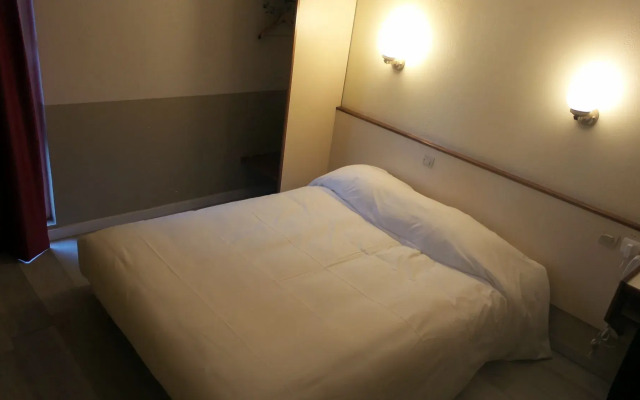 Hotel Crocus Caen Memorial