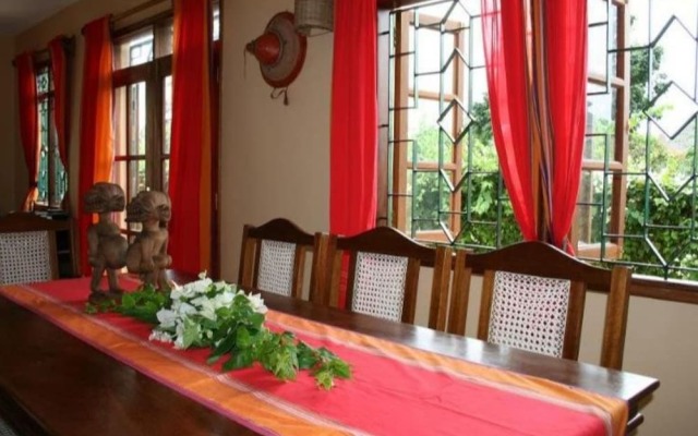 Niro Paradise House-Kusyombunguo Hotels