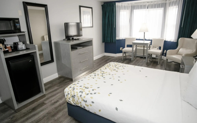 Anchor Beach Inn