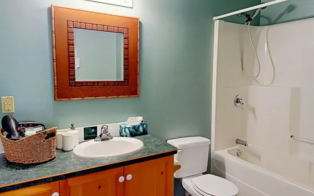 Golden Mountain View Suites