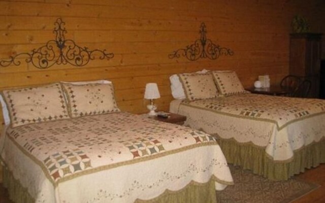 Pine Tree Inn and Bakery