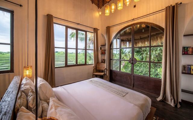 Tropical Private Villa, 3 BR, Canggu Ricefield View