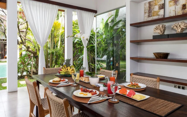 Villa Alice Dua by Villa Finder