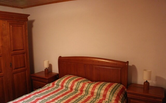 House With 2 Bedrooms in Paredes do Rio, With Wonderful Mountain View