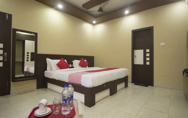 OYO 13521 Sudhriti Hotel