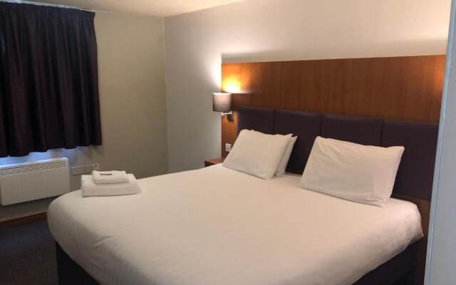 Oyo Bluemont Hotel