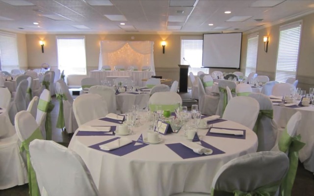 Red Pine Inn & Conference Centre