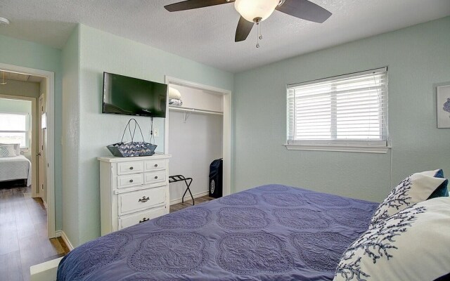 Baydreamer Vacation Home With Private Pool by Redawning