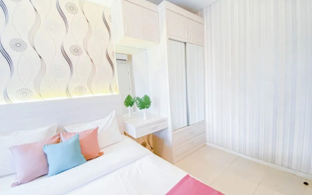 Spacious 2Br At Apartment Parahyangan Residence