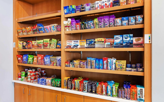 La Quinta Inn & Suites by Wyndham Chicago - Lake Shore