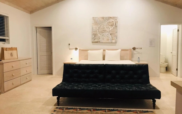Seven Palms 7 Bedroom Home