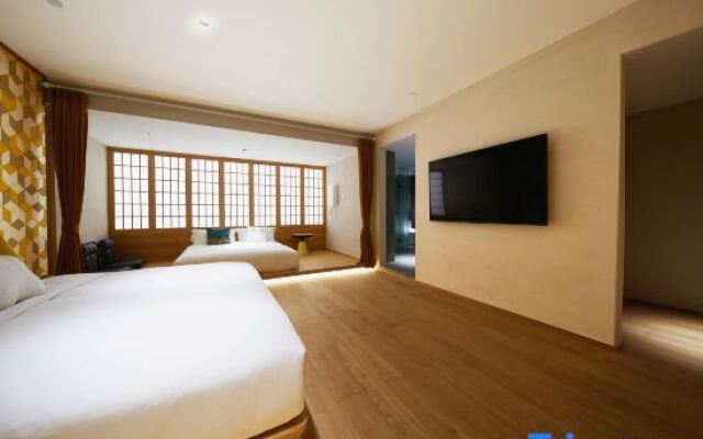 Qiyupai Hotel (Hangzhou Xihu Hefang Street Branch)