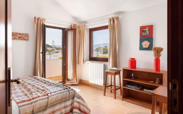 JOIVY 3-BR Cottage w/Terrace & Garden in Colares