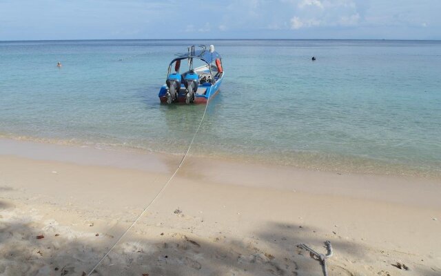 Bubbles Dive Resort