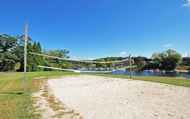 Ski Harbor 45 by Taylor Made Deep Creek