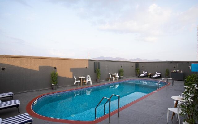 Fortis Hotel