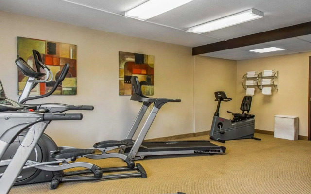 Rodeway Inn & Suites East Windsor