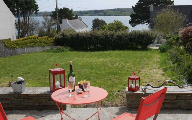 Holiday Home With sea Views, Roscanvel